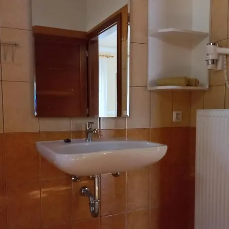 Nefelejcs Fagyizo Es Apartmanhaz Kistolmacs Exterior photo