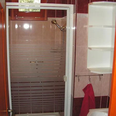 Nefelejcs Fagyizo Es Apartmanhaz Kistolmacs Exterior photo