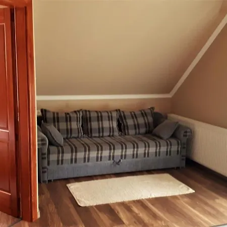 Nefelejcs Fagyizo Es Apartmanhaz Kistolmacs Exterior photo