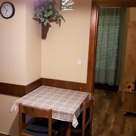 Nefelejcs Fagyizo Es Apartmanhaz Kistolmacs Exterior photo