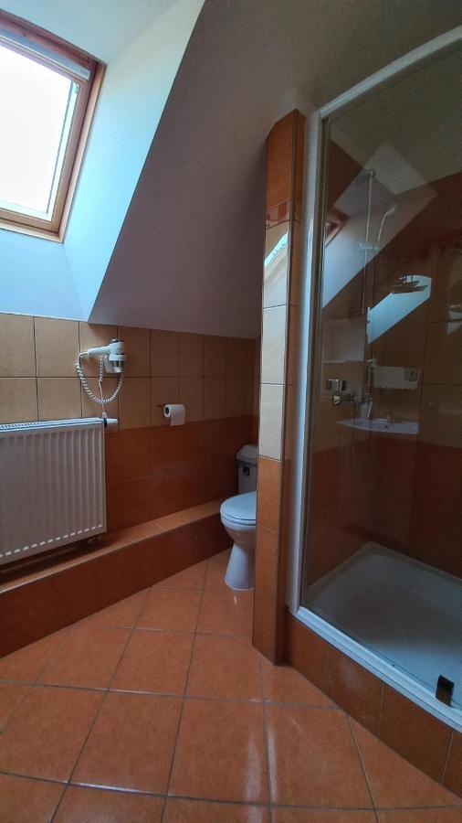 Apartment Nefelejcs Fagyizo Es Apartmanhaz Kistolmacs