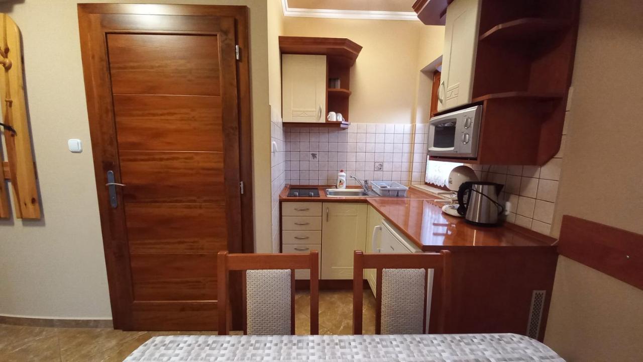 Nefelejcs Fagyizo Es Apartmanhaz Kistolmacs