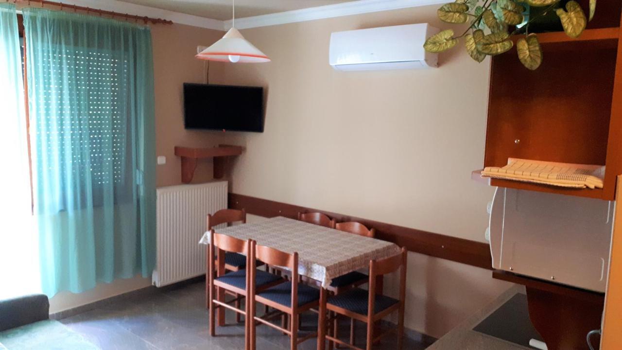 Nefelejcs Fagyizo Es Apartmanhaz Apartment