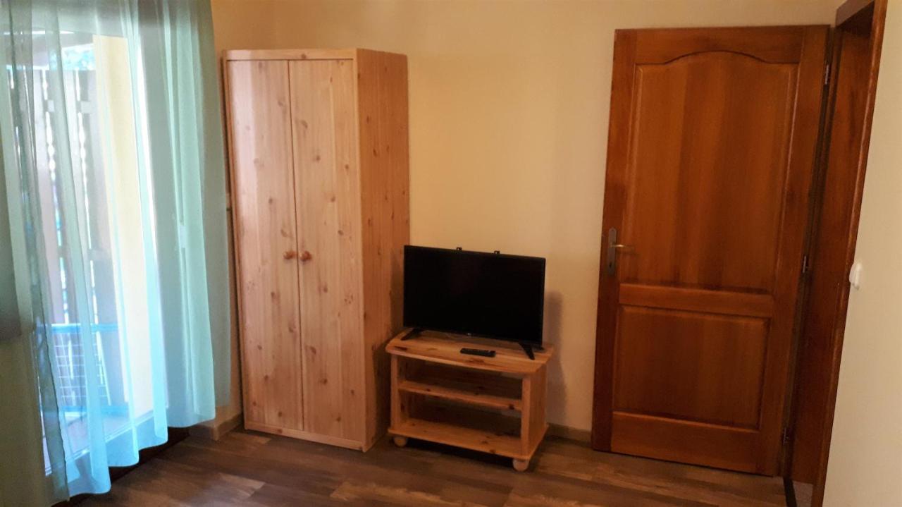 Nefelejcs Fagyizo Es Apartmanhaz Apartment